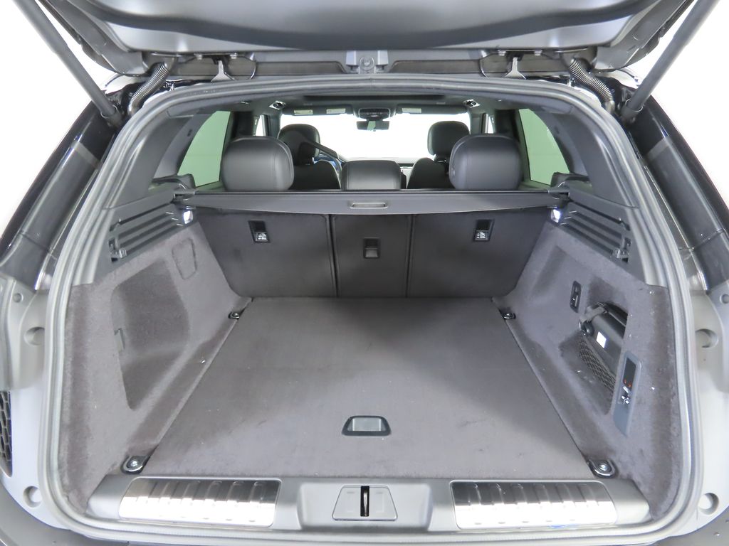 Thumbnail: 2026 Land Rover Range Rover Sport - 28