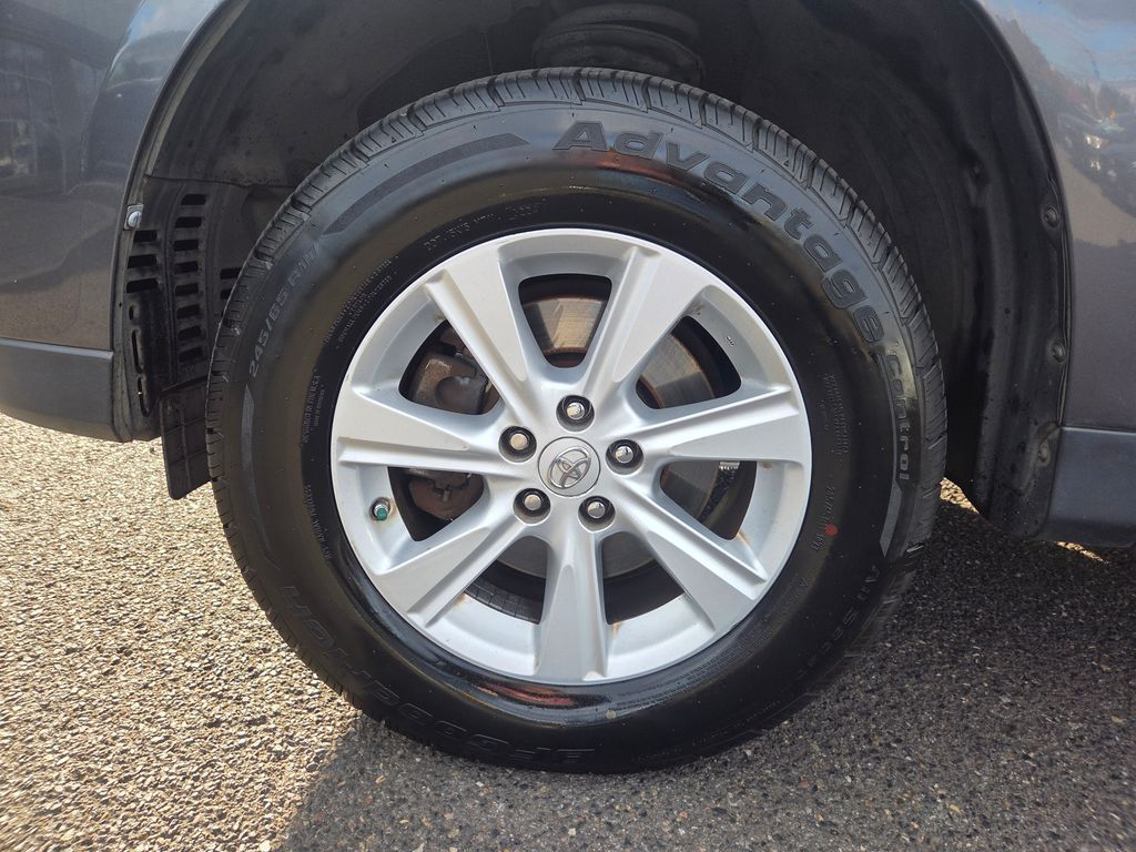 2011 Toyota Highlander SE