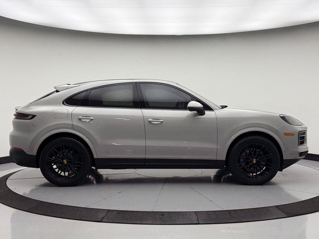 Thumbnail: 2025 Porsche  - 10