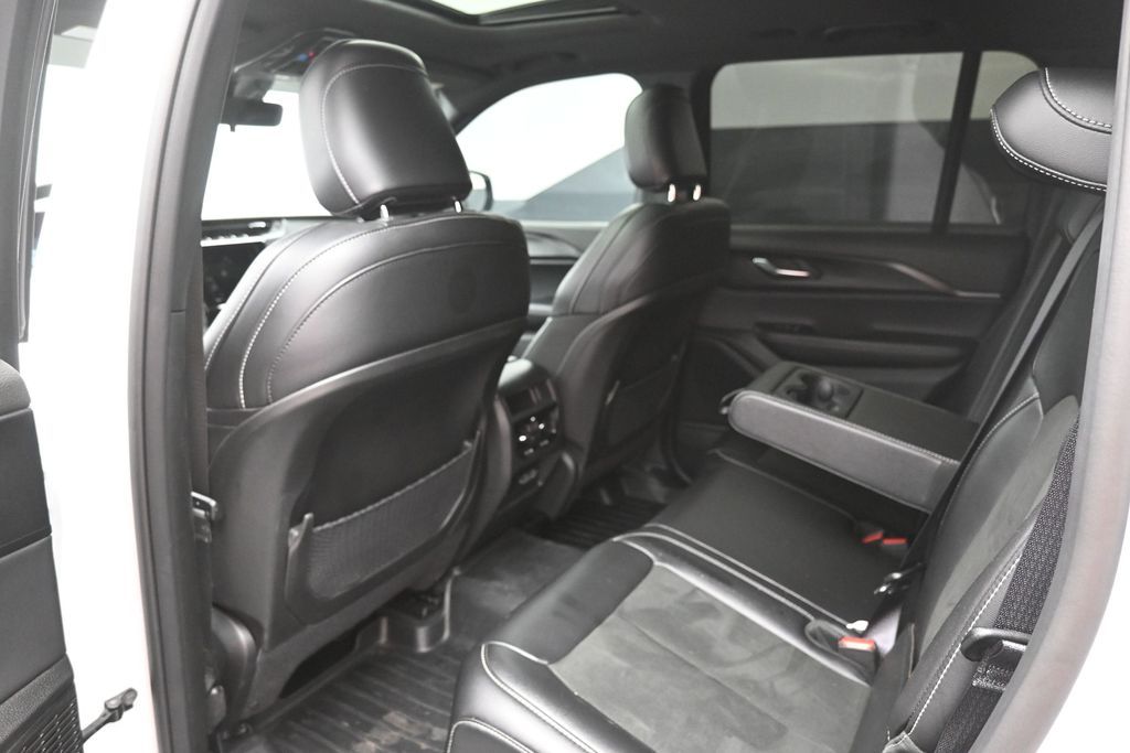 Used 2025 Jeep Grand Cherokee SUV