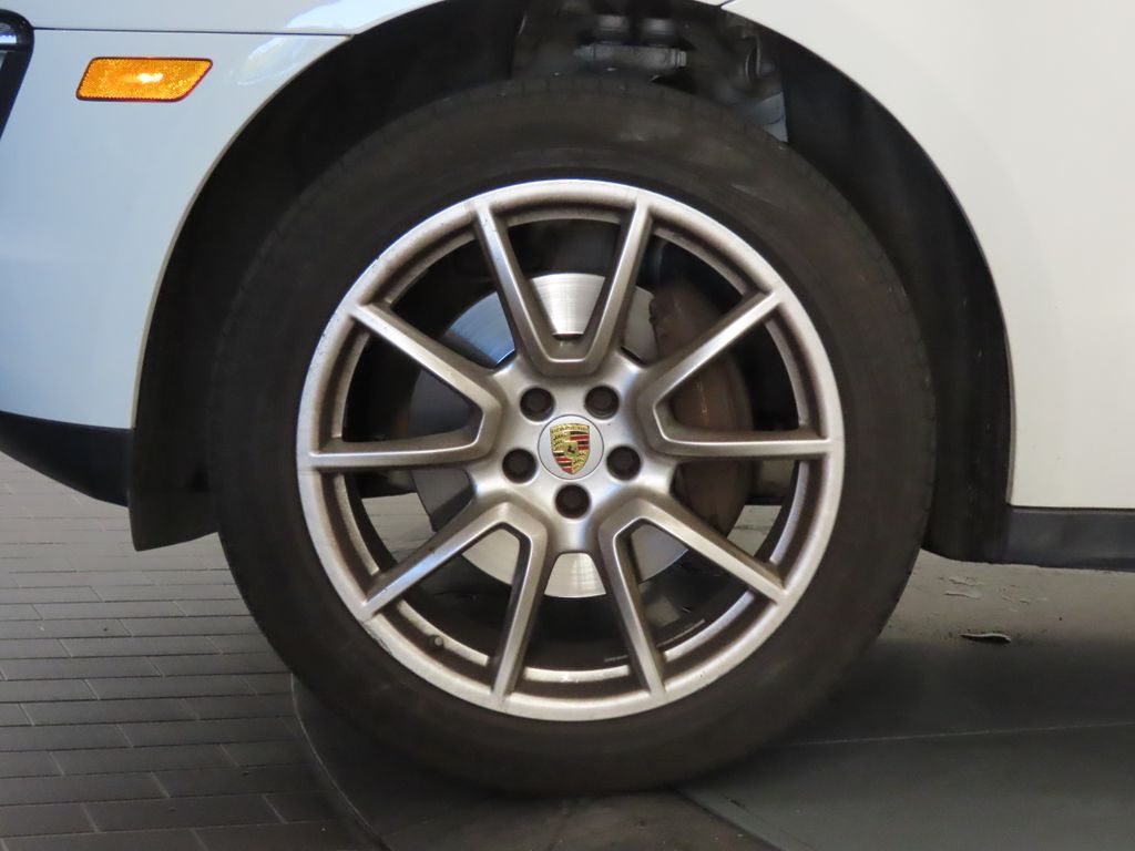 Thumbnail: 2017 Porsche Macan - 11