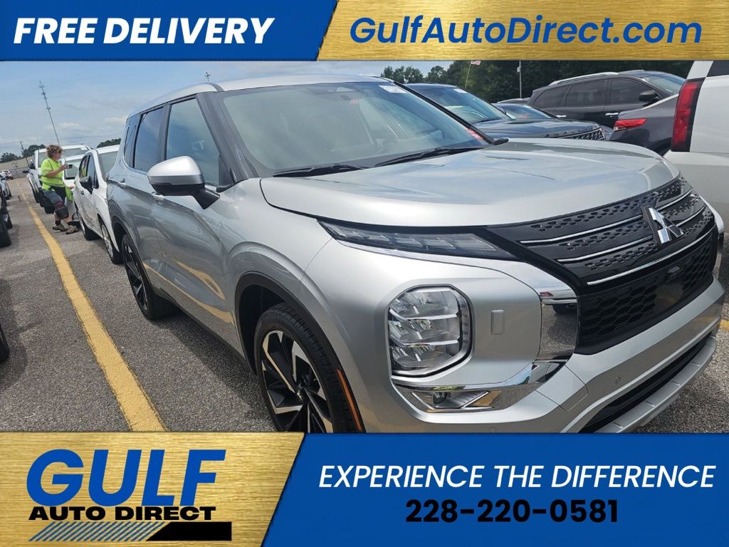 Alloy Silver Metallic/Black Roof 2024 Mitsubishi Outlander SUV / Crossover All-Wheel Drive Continuously Variable Transmission