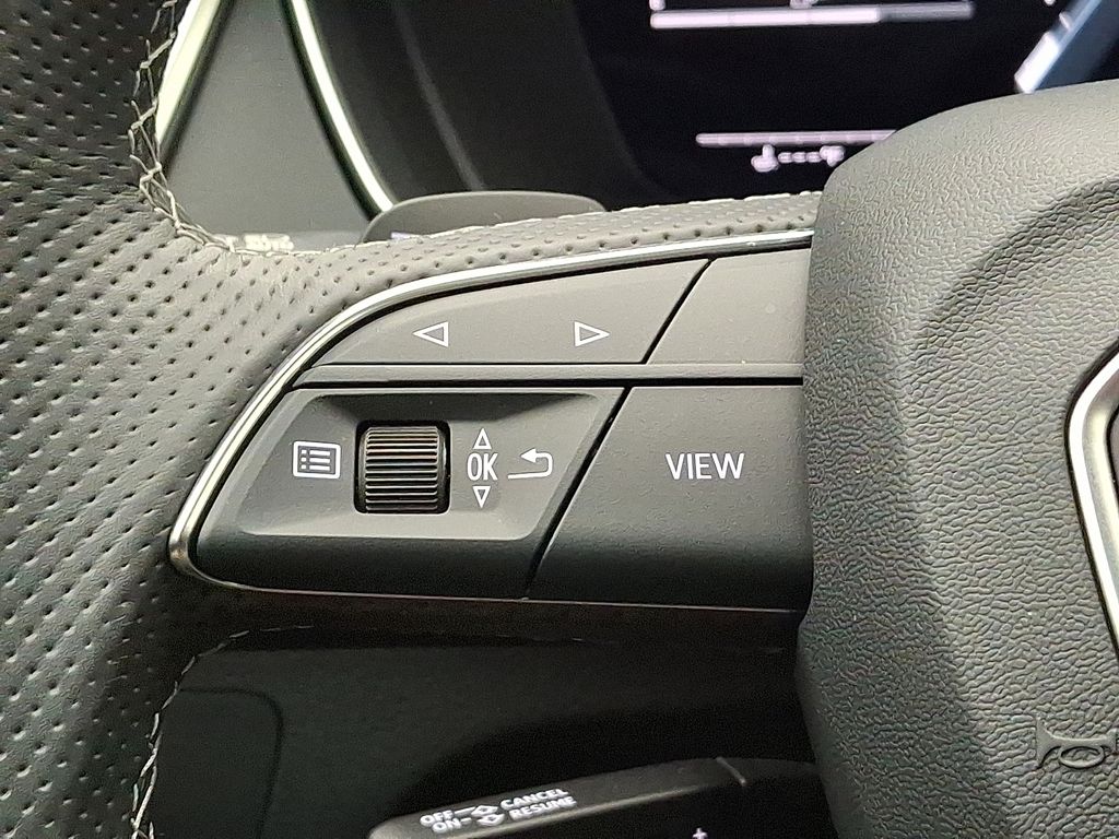 Thumbnail: 2023 Audi SQ5 - 23