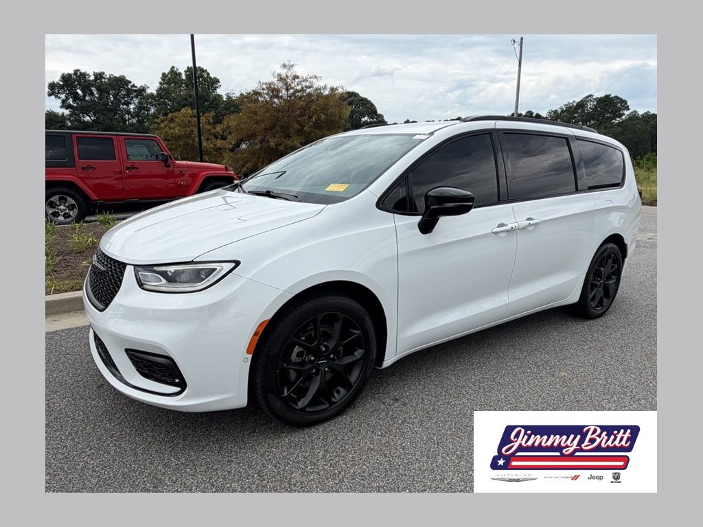 Bright White Clearcoat 2024 Chrysler Pacifica Minivan Front-Wheel Drive 9-Speed Automatic
