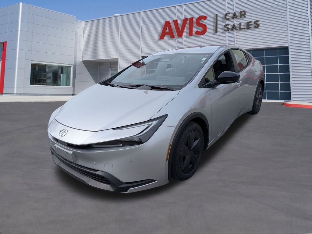 2025 Toyota Prius LE FWD