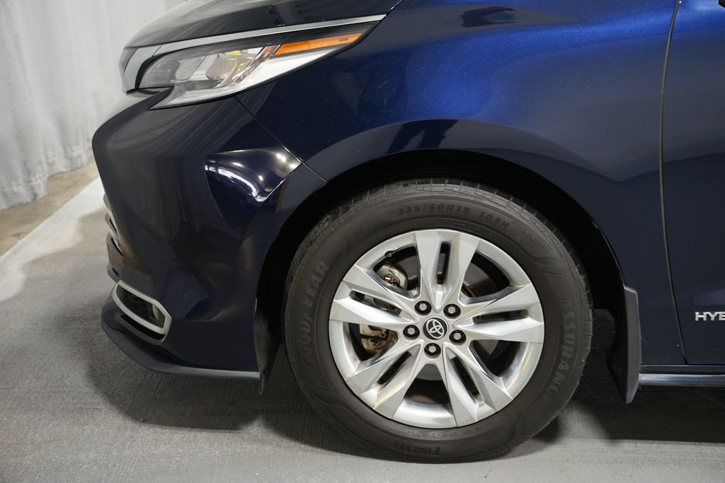 Thumbnail: 2021 Toyota Sienna - 5