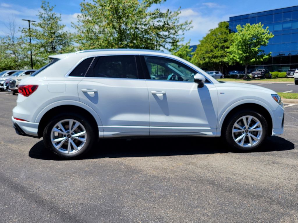 Thumbnail: 2024 Audi Q3 - 8