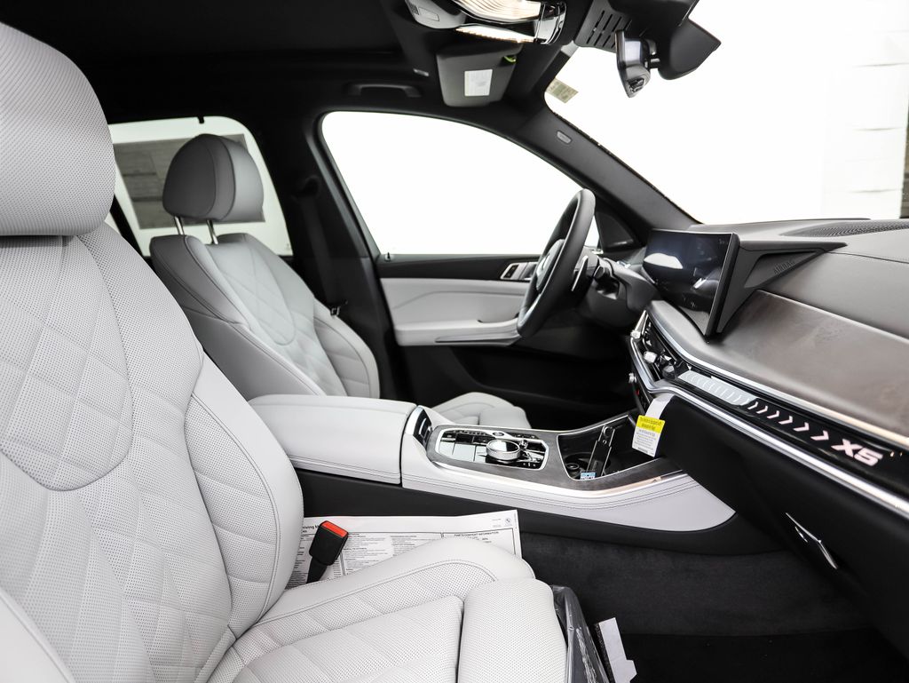 Thumbnail: 2026 BMW X5 - 31