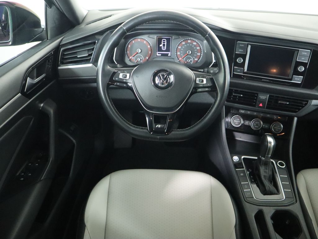 Thumbnail: 2019 Volkswagen Jetta - 10