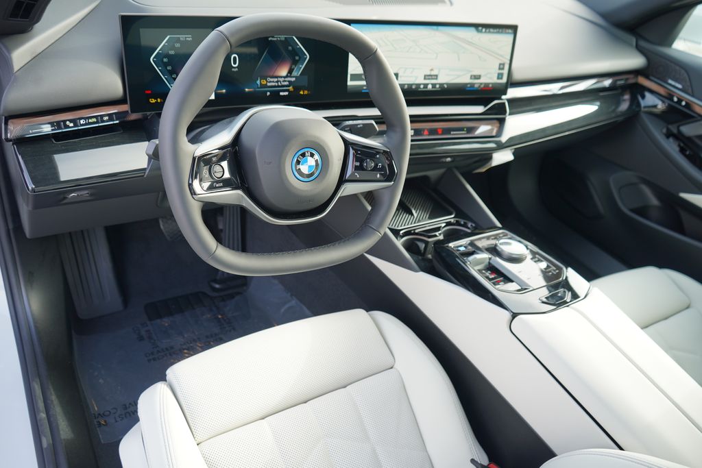 Thumbnail: 2026 BMW i5 - 13