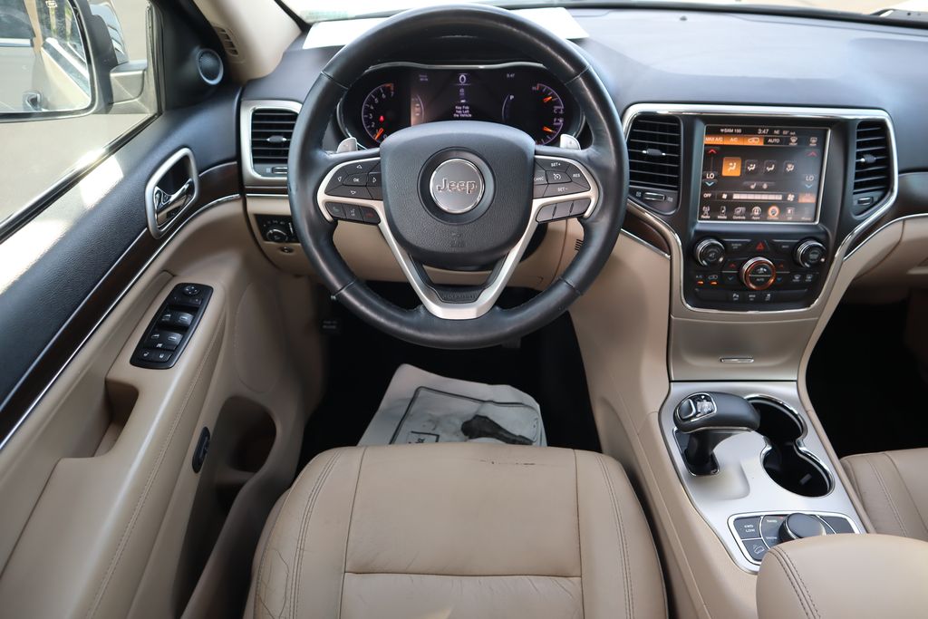 Thumbnail: 2015 Jeep Grand Cherokee - 10