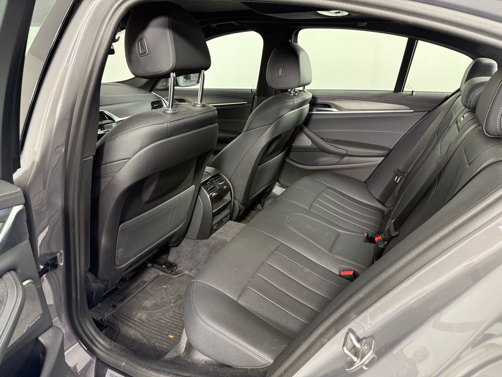2022 BMW 5 Series 530e iPerformance 16