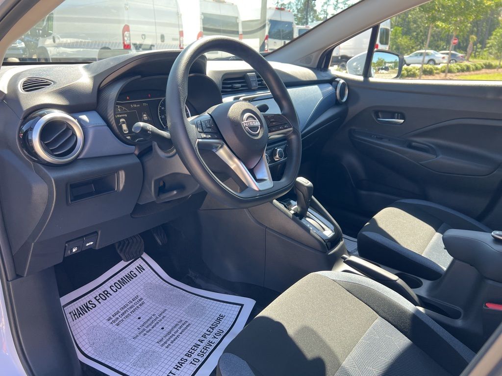 2025 Gray Sky Pearl Nissan Versa 1.6 SV FWD Sedan