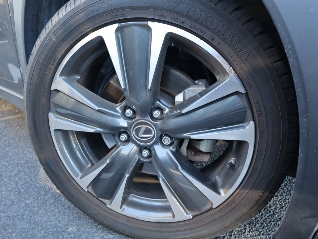 Thumbnail: 2022 Lexus UX - 16