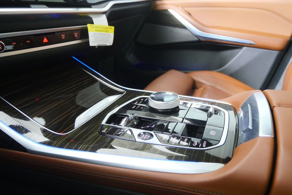 Thumbnail: 2025 BMW X7 - 26