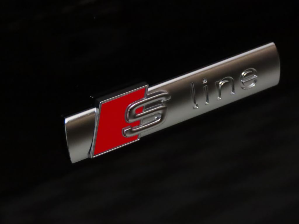 Thumbnail: 2025 Audi Q3 - 11