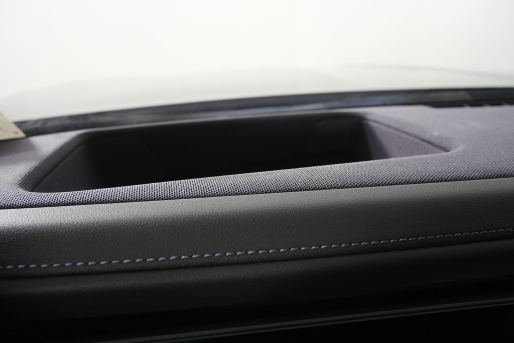 Thumbnail: 2023 BMW i7 - 19