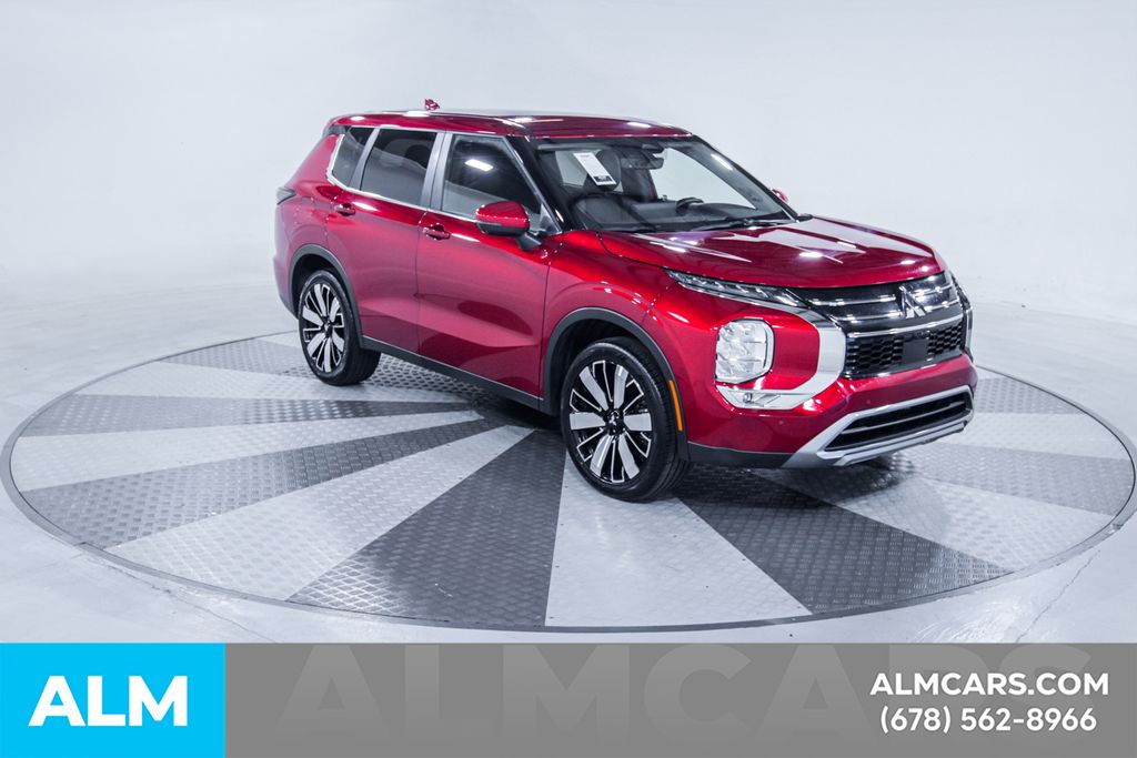 Used 2025 Red Mitsubishi SE image 14