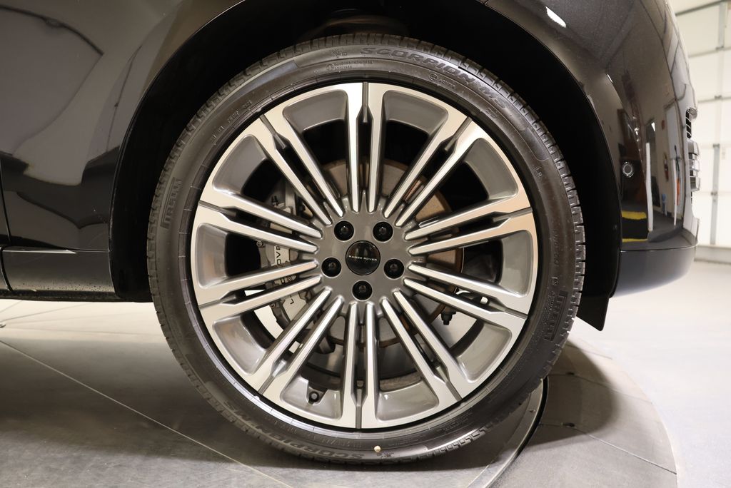 Thumbnail: 2026 Land Rover Range Rover - 12