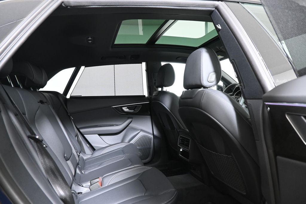 Thumbnail: 2026 Audi Q8 - 20