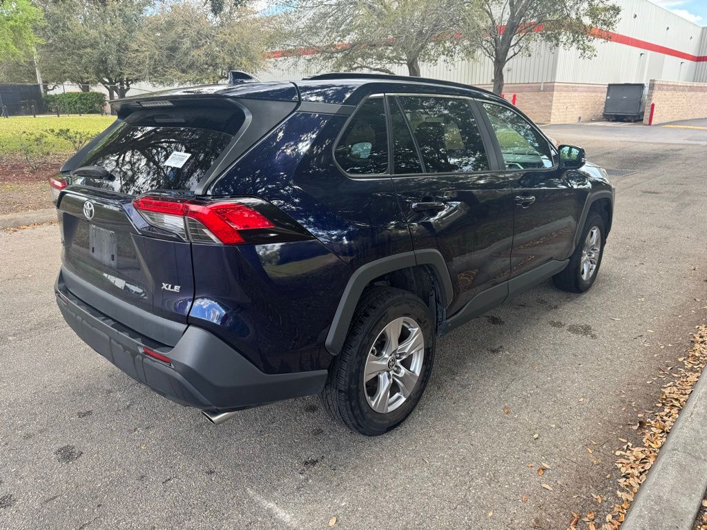 2023 Toyota RAV4 XLE 5