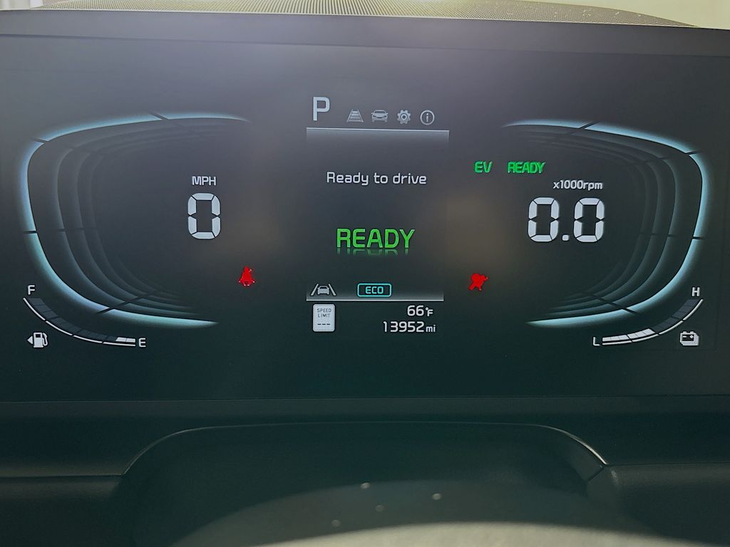 2024 Kia Niro LX