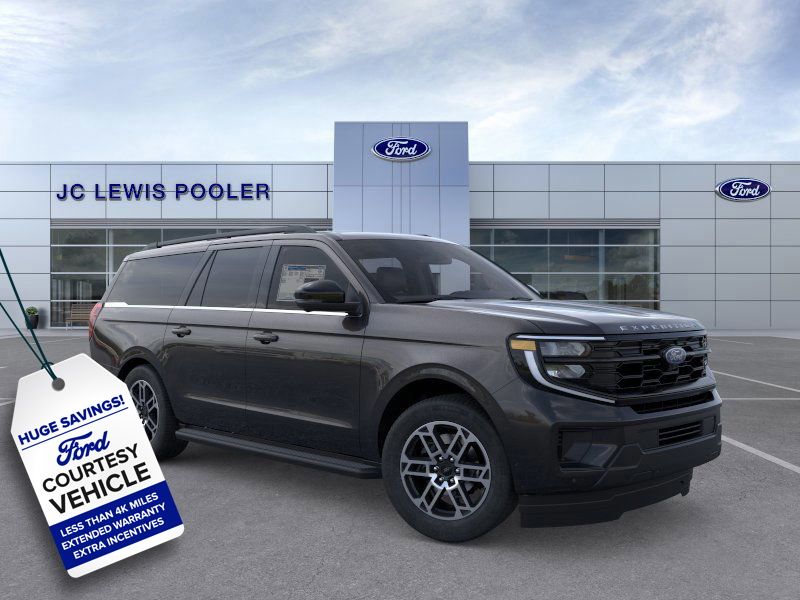 2025 Ford Expedition Active's photo
