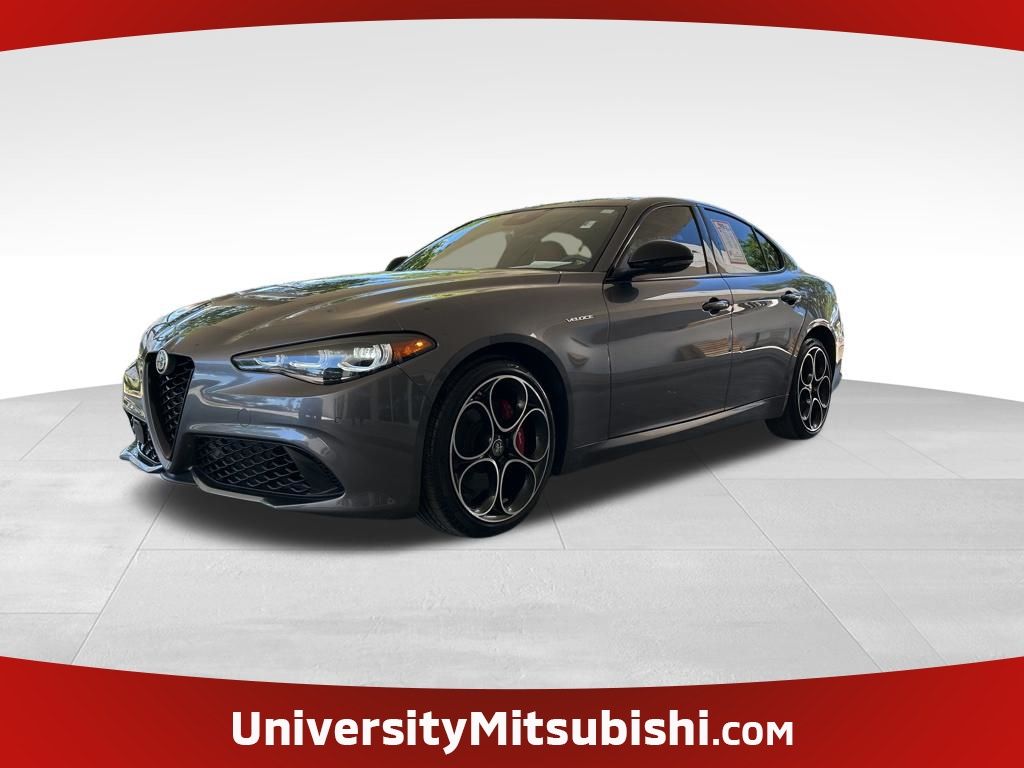 Vesuvio Gray Metallic 2024 Alfa Romeo Giulia Veloce AWD Sedan All-Wheel Drive 8-Speed Automatic