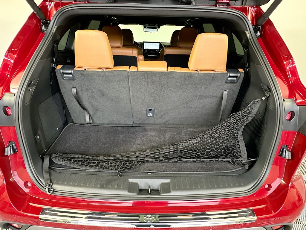 Thumbnail: 2026 Toyota Highlander - 27