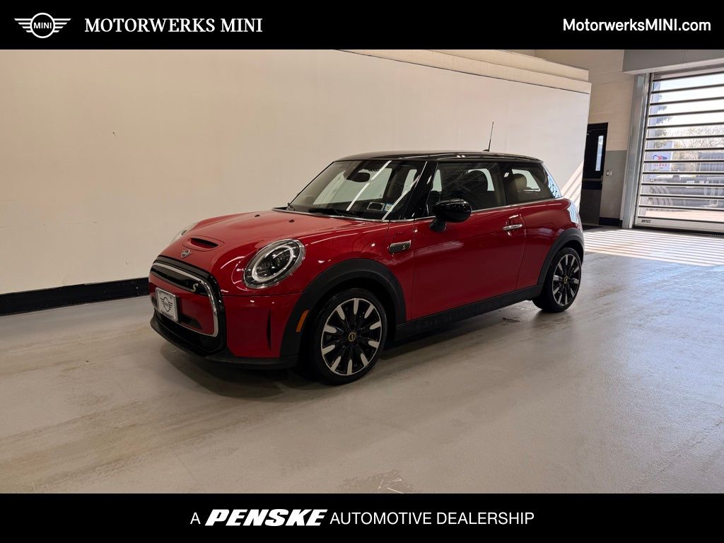 2024 MINI Cooper SE -
                Golden Valley, MN