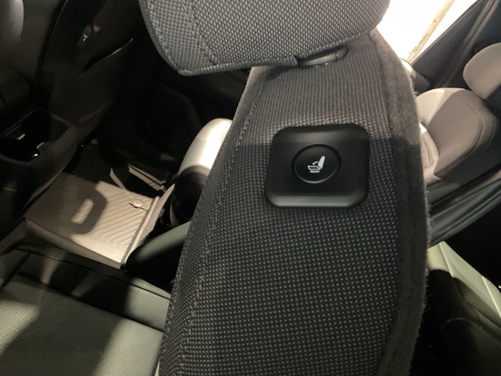 New 2027 Black Kia S image 23