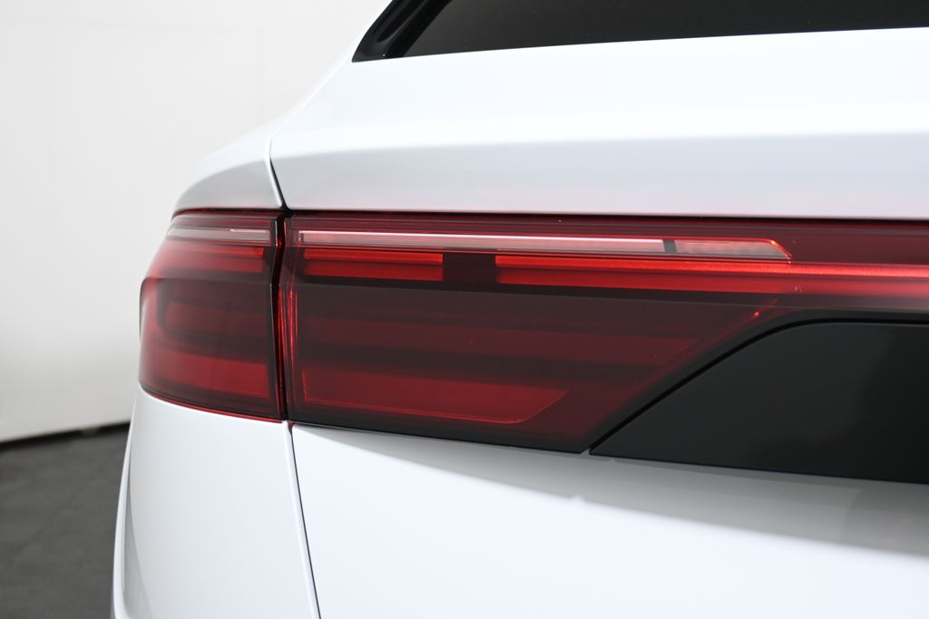 Thumbnail: 2026 Audi Q8 - 12