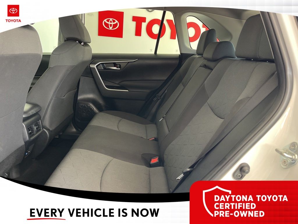 2022 Toyota RAV4 XLE - Photo 26