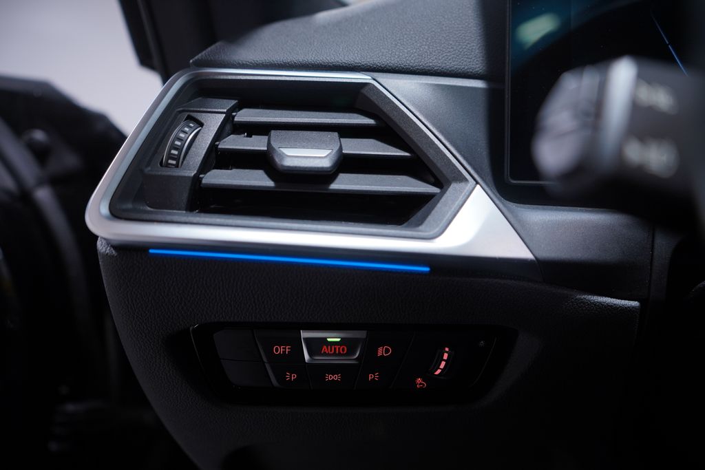 Thumbnail: 2023 BMW i4 - 19