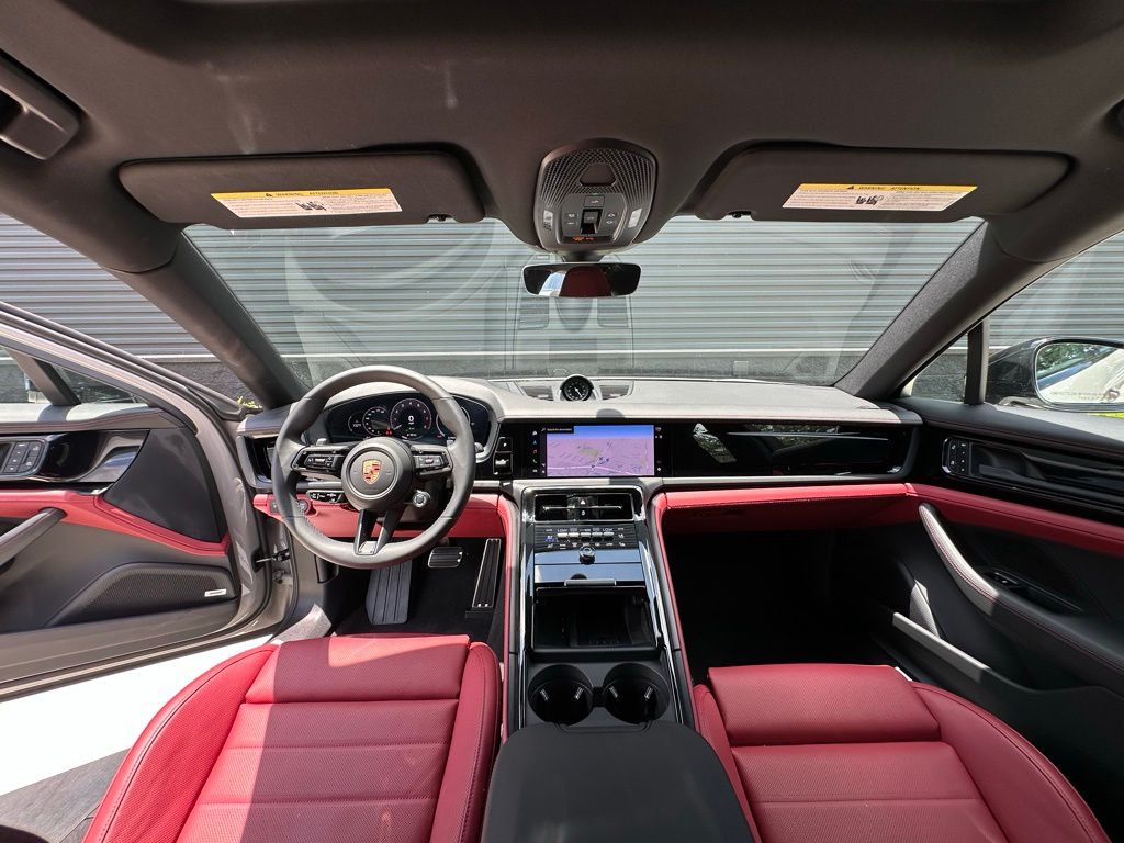 2025 Porsche Panamera 4 31