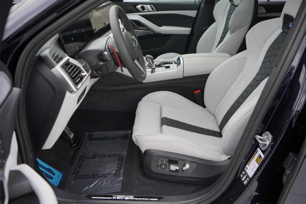 2025 BMW X6 M 10