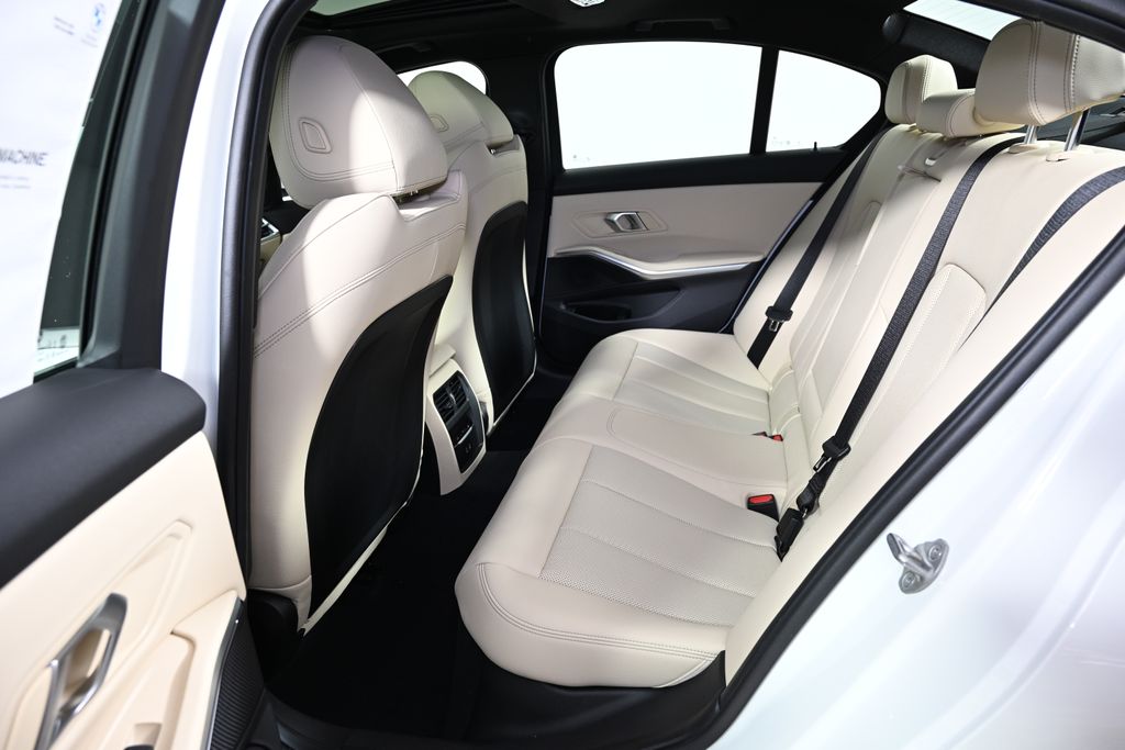 Thumbnail: 2026 BMW 3 Series - 24