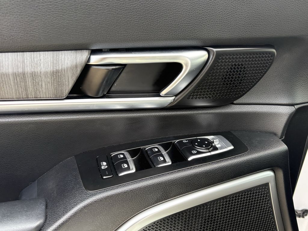 Used 2023 Glacial White Pearl Kia EX image 11