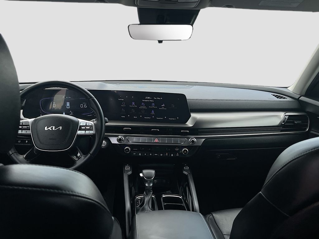 Used 2025 Green Kia S image 23