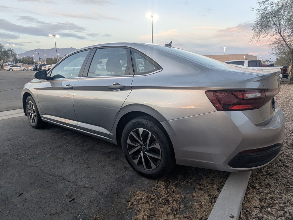 Used 2025 Volkswagen Jetta Sedan