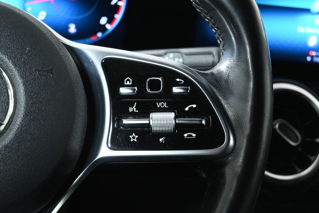 Thumbnail: 2022 Mercedes-Benz GLA - 17