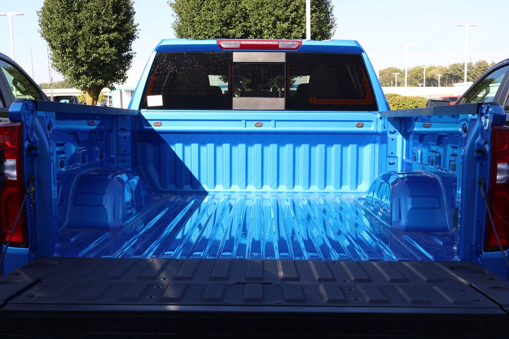 Thumbnail: 2026 Chevrolet Silverado 1500 - 12