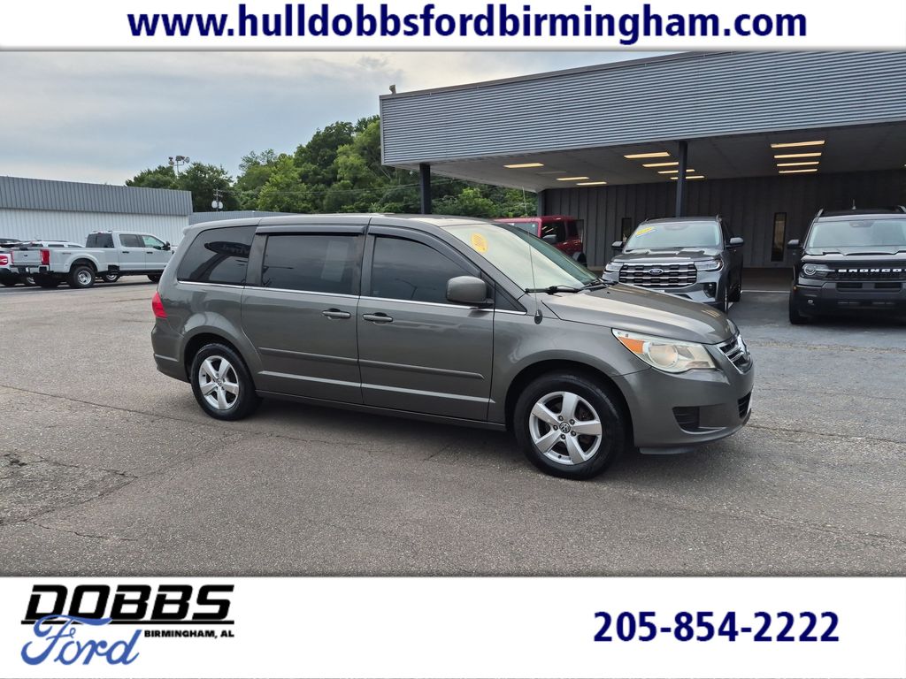 2010 Volkswagen Routan SE