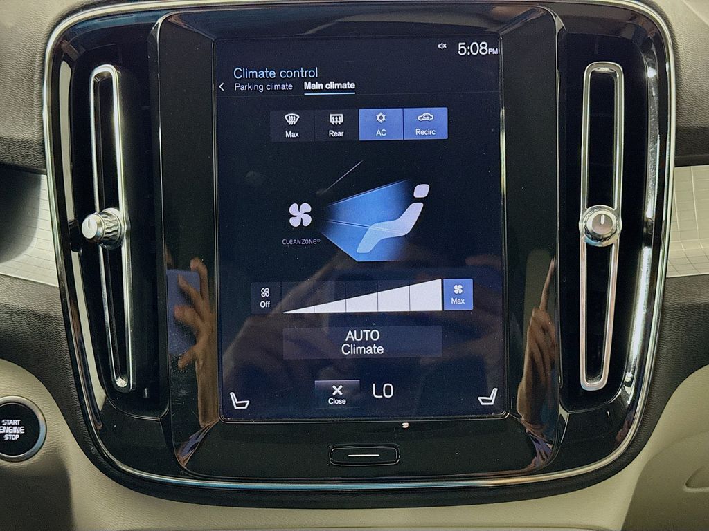 Thumbnail: 2020 Volvo XC40 - 16