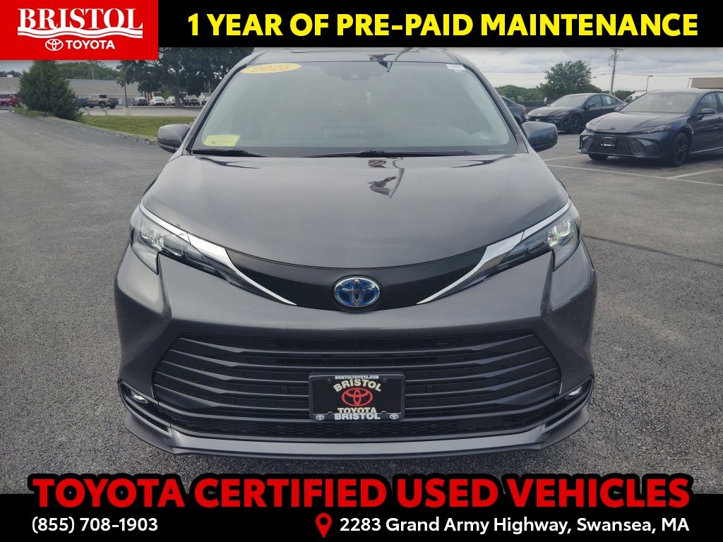 Used 2025 Toyota Sienna Van