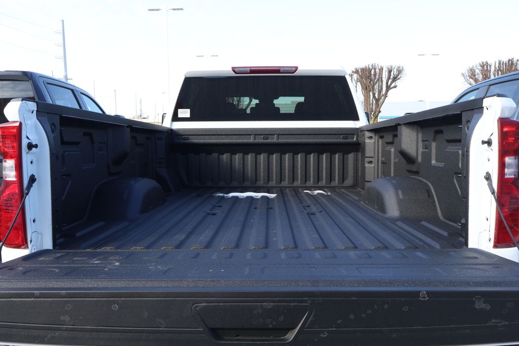 Thumbnail: 2026 Chevrolet Silverado 2500 - 11