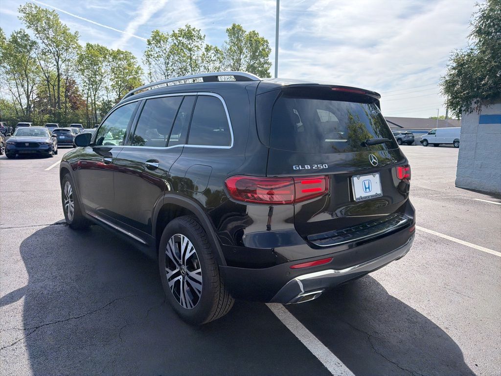 Thumbnail: 2025 Mercedes-Benz GLB - 3