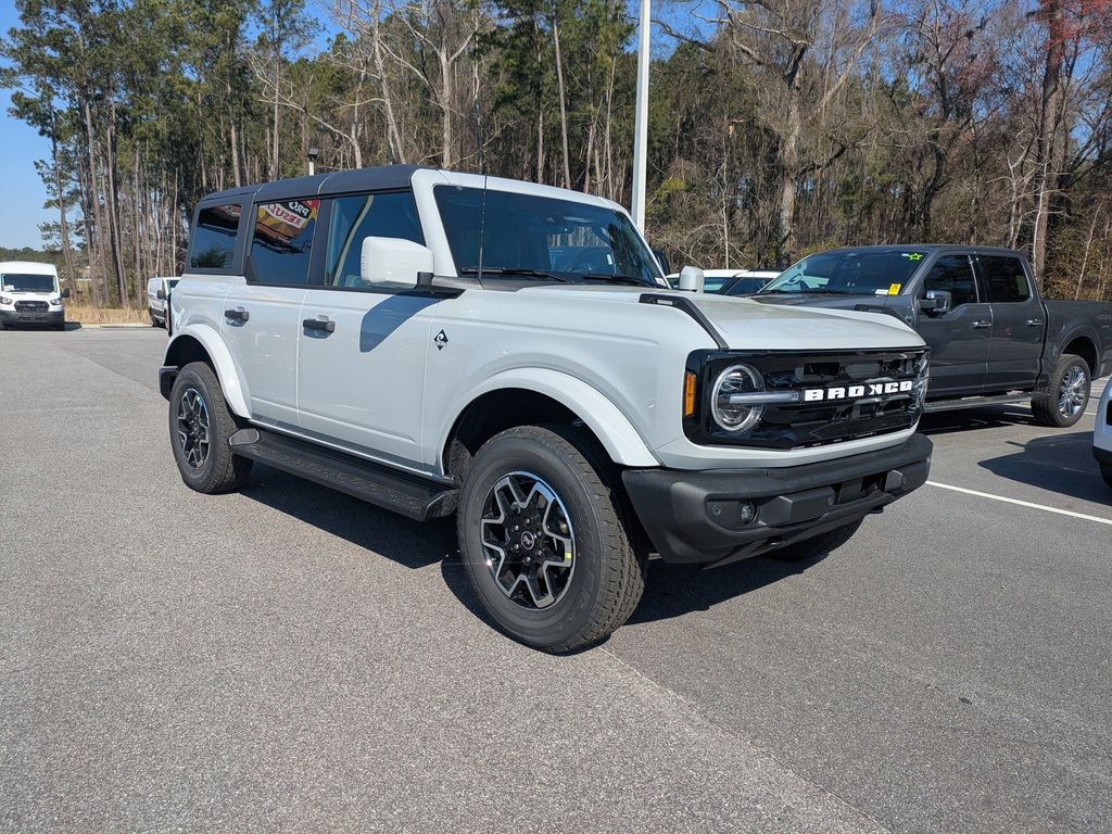2026 Ford Bronco Outer Banks