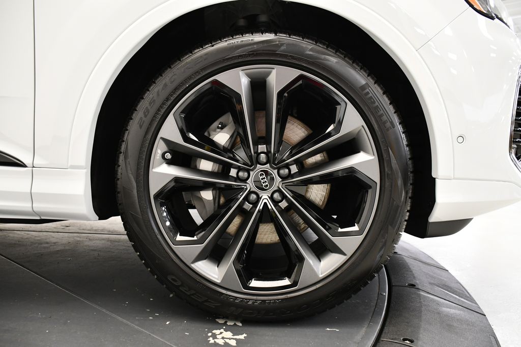 Thumbnail: 2025 Audi Q7 - 16