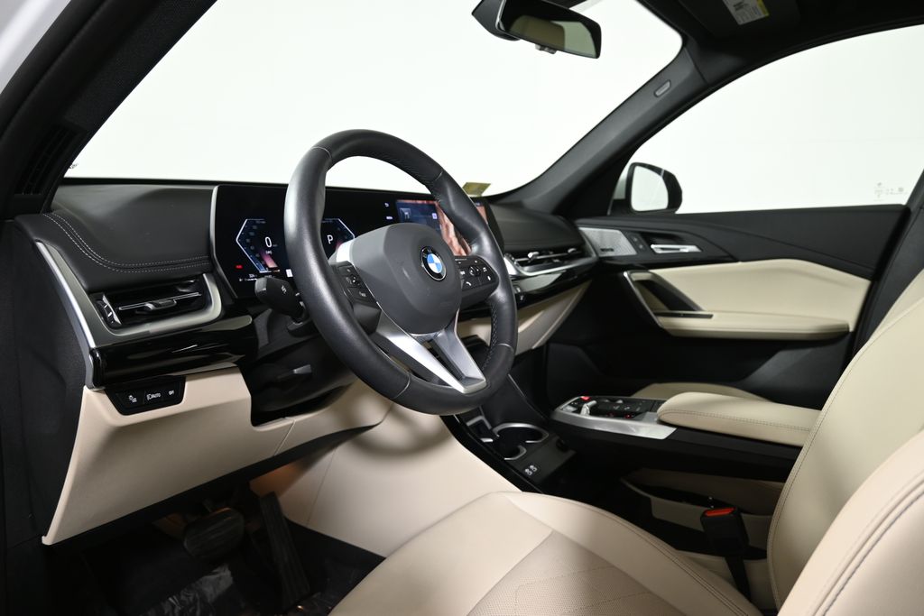 Thumbnail: 2025 BMW X1 - 15